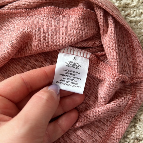 NWT Blush Pink t-shirt, size women’s junior’s small - Picture 5 of 11